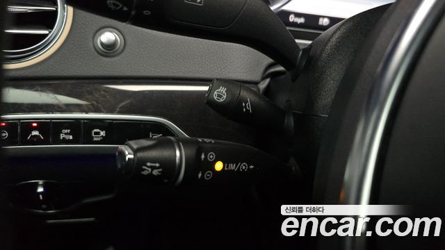 Mercedes-Benz S-Class 2017 — photo 35