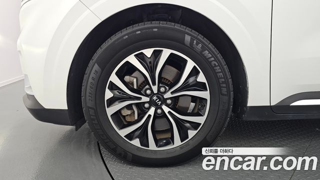 Kia Canival 2021 — photo 5