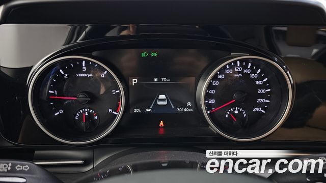 Kia Canival 2021 — photo 11