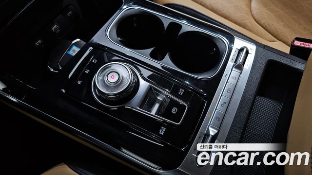 Kia Canival 2021 — photo 12