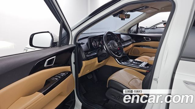 Kia Canival 2021 — photo 13