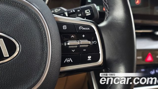 Kia Canival 2021 — photo 24
