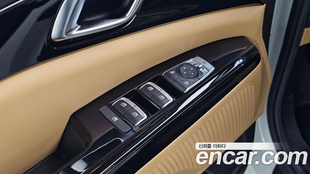 Kia Canival 2021 — photo 25