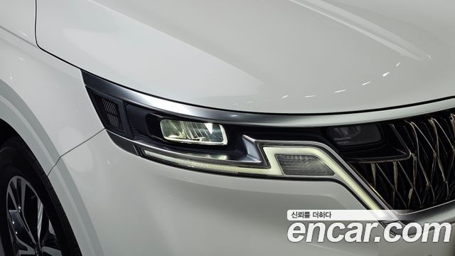 Kia Canival 2021 — photo 8