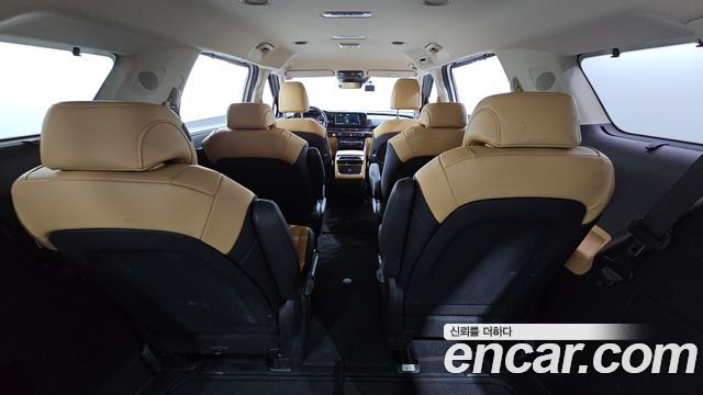 Kia Canival 2021 — photo 32