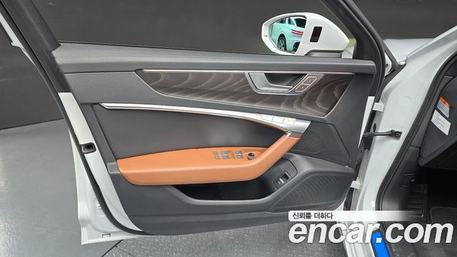 Audi A6 2022 — photo 14