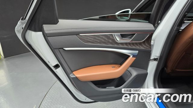 Audi A6 2022 — photo 15