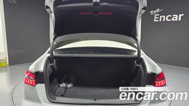 Audi A6 2022 — photo 30