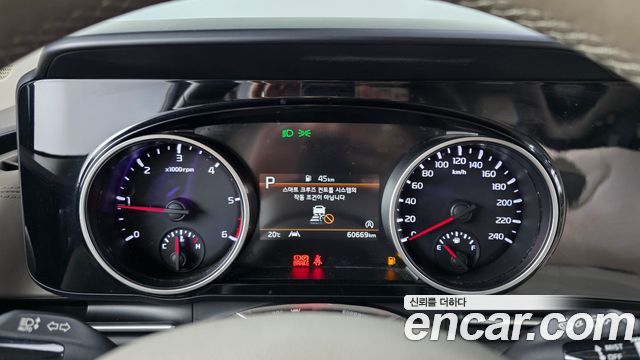 Kia Canival 2021 — photo 8