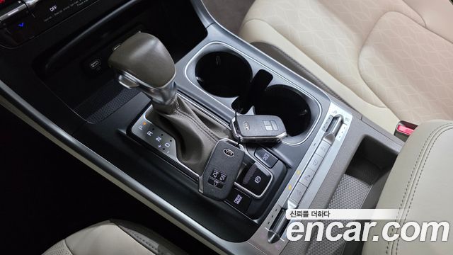 Kia Canival 2021 — photo 9