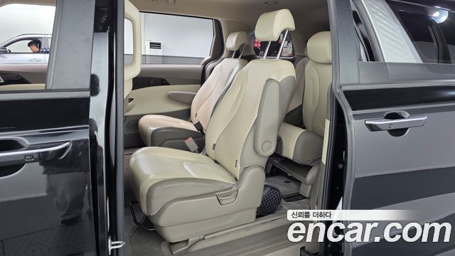 Kia Canival 2021 — photo 11