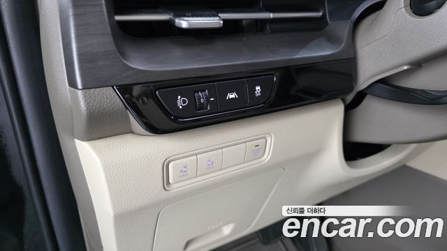 Kia Canival 2021 — photo 12