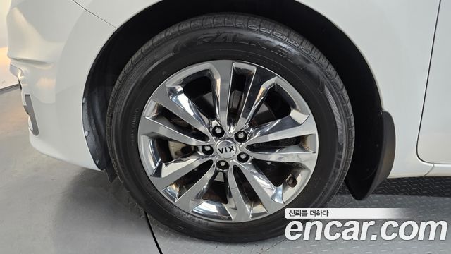 Kia Canival 2016 — photo 5