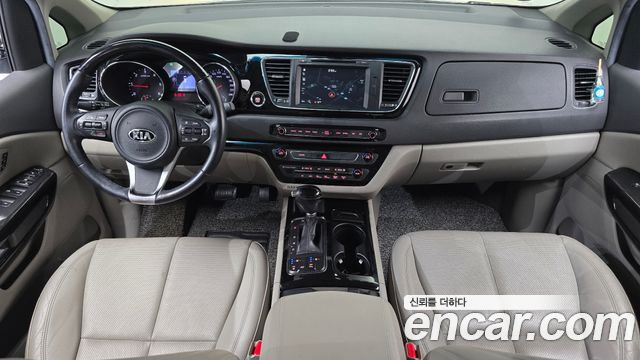 Kia Canival 2016 — photo 7