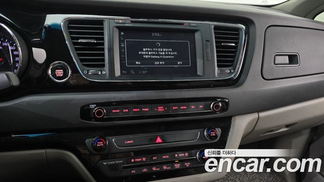 Kia Canival 2016 — photo 14