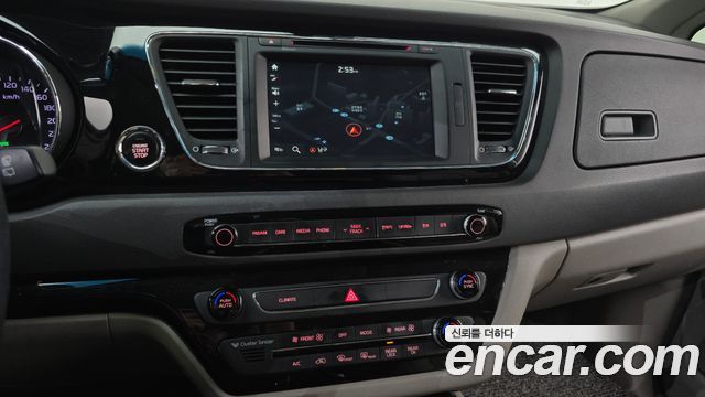 Kia Canival 2016 — photo 15