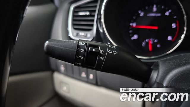 Kia Canival 2016 — photo 18