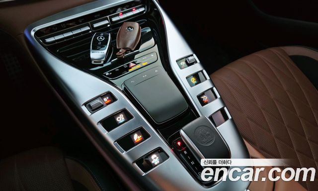 Mercedes-Benz AMG GT 2021 — photo 11