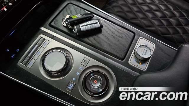 Genesis GV80 2023 — photo 12