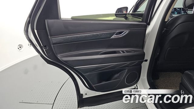 Genesis GV80 2023 — photo 15