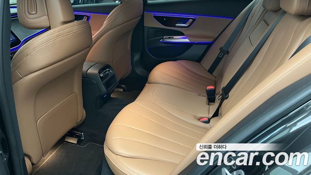 Mercedes-Benz E-Class 2026 — photo 11