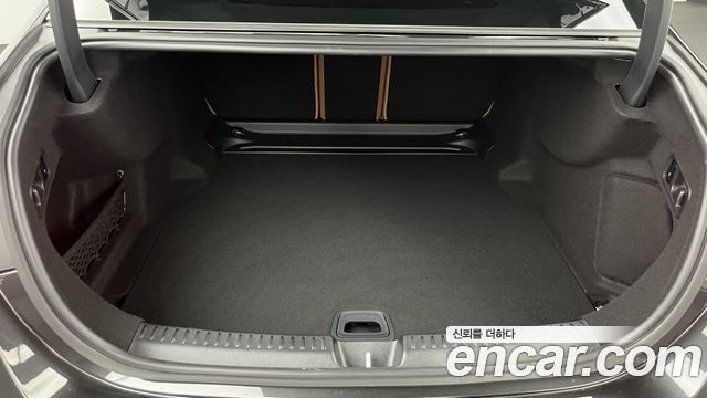 Mercedes-Benz E-Class 2026 — photo 17