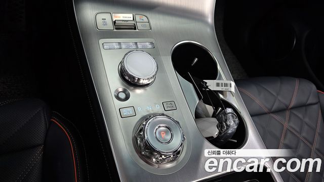 Genesis GV70 2025 — photo 9