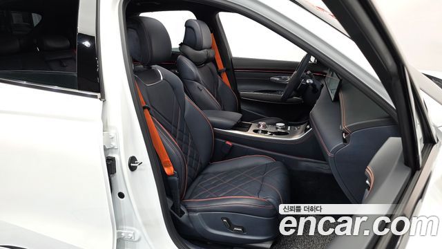 Genesis GV70 2025 — photo 11