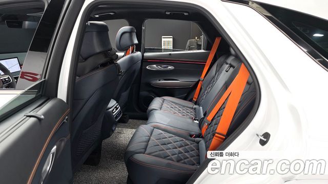 Genesis GV70 2025 — photo 12