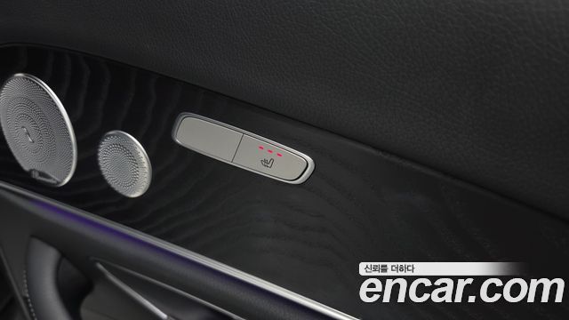 Mercedes-Benz E-Class 2019 — photo 24