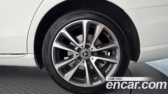Mercedes-Benz E-Class 2019 — photo 7