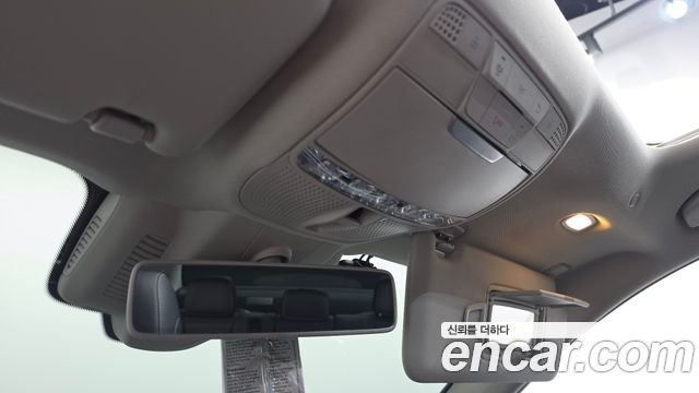 Mercedes-Benz E-Class 2019 — photo 29