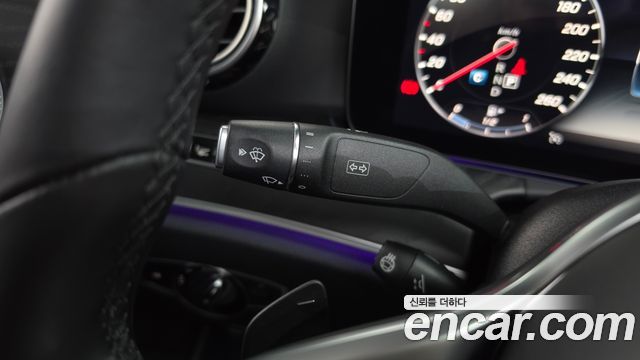 Mercedes-Benz E-Class 2019 — photo 33