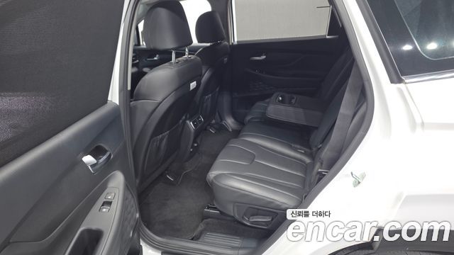 Hyundai Santafe 2023 — photo 18