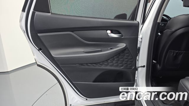 Hyundai Santafe 2023 — photo 25