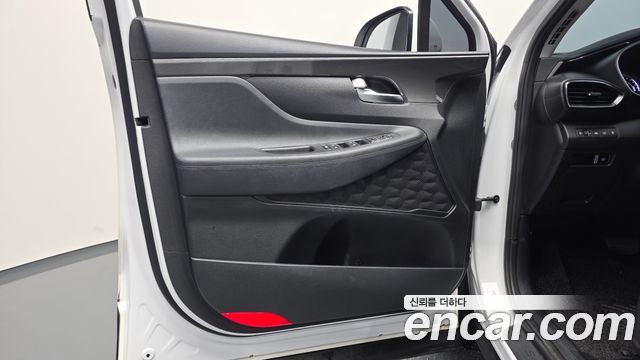 Hyundai Santafe 2023 — photo 14