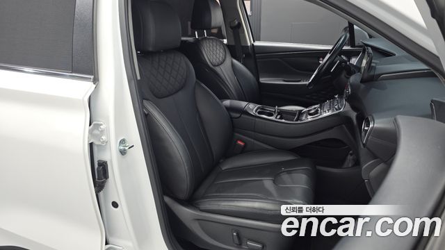 Hyundai Santafe 2023 — photo 16