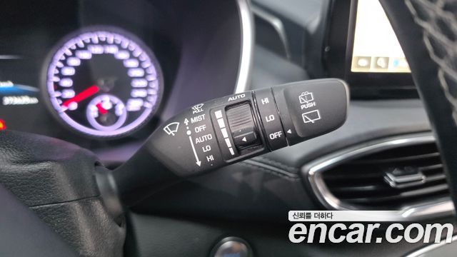 Hyundai Santafe 2023 — photo 28
