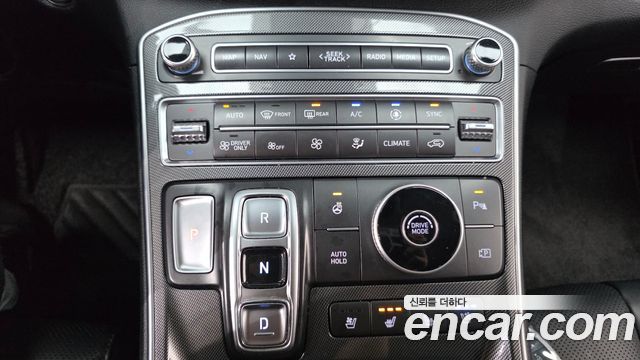 Hyundai Santafe 2023 — photo 31
