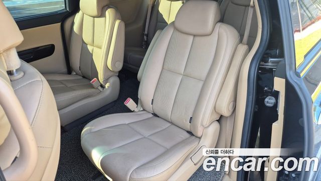 Kia Canival 2019 — photo 10