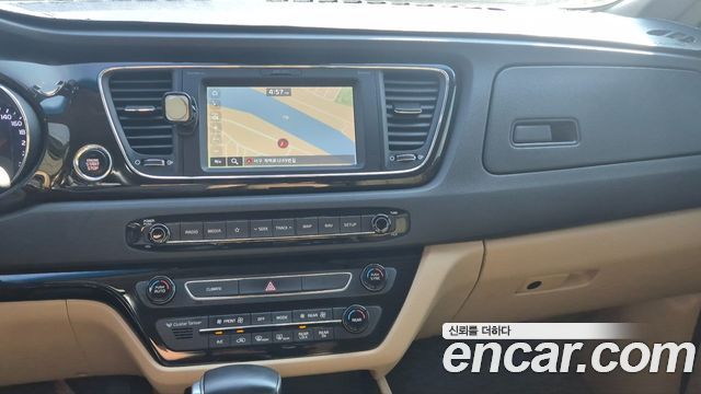 Kia Canival 2019 — photo 18