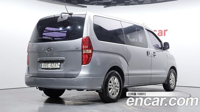 Hyundai Starex 2019 — photo 2