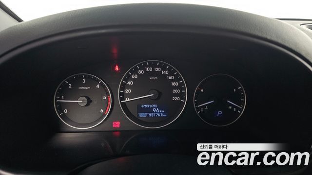 Hyundai Starex 2019 — photo 11