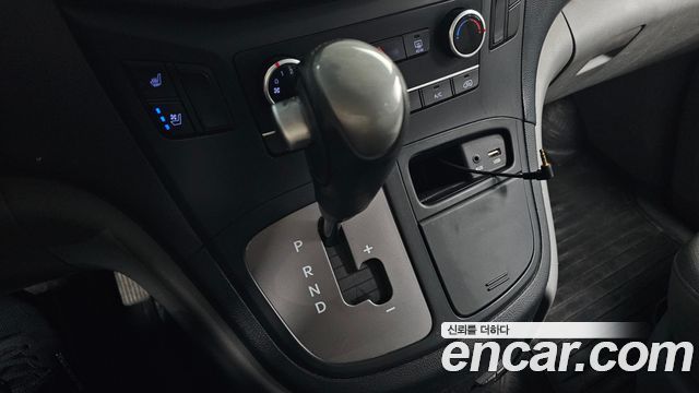 Hyundai Starex 2019 — photo 12