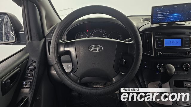 Hyundai Starex 2019 — photo 19