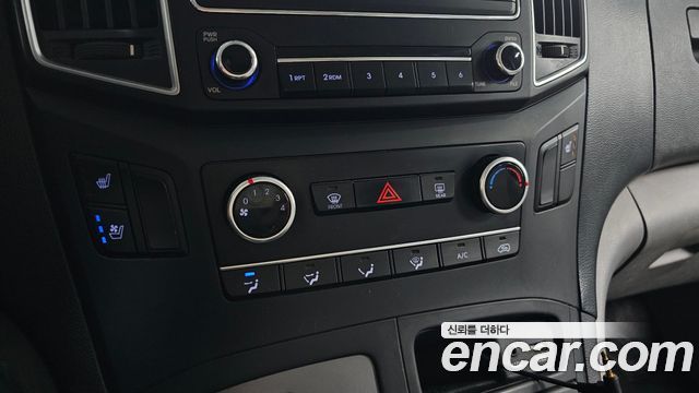 Hyundai Starex 2019 — photo 24