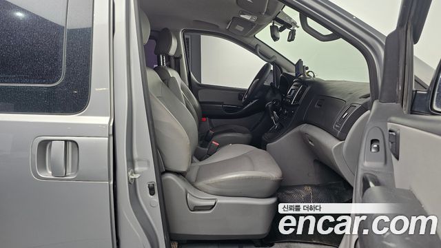 Hyundai Starex 2019 — photo 16