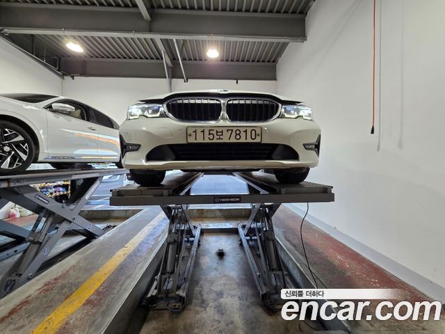 BMW 3-Series 2020 — photo 1