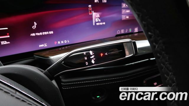 Cadillac Escalade 2025 — photo 16