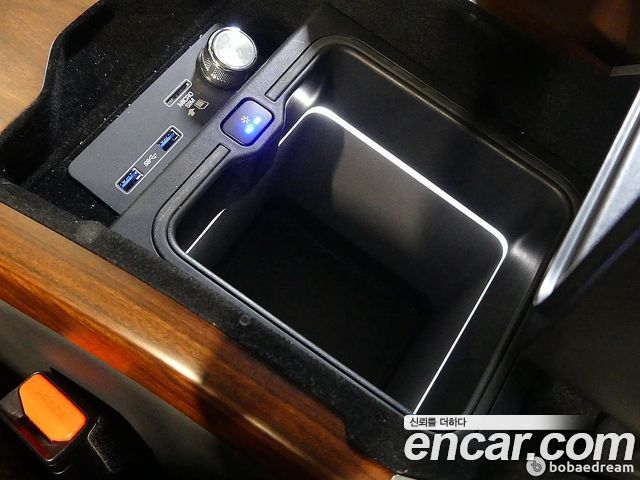Land Rover Range Rover 2019 — photo 16